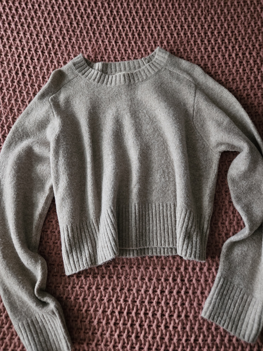 Universal Thread taupe cropped fuzzy sweater in size M